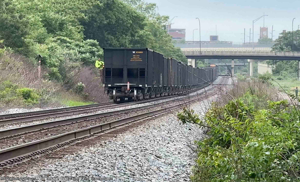 WE 834680 and the conductor are bringing back the empties.